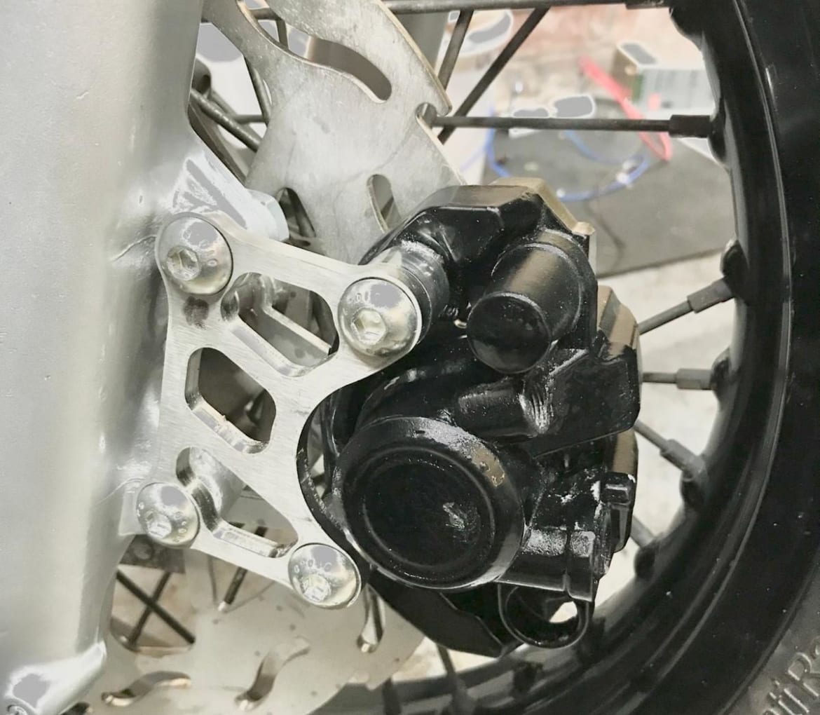 dt125r-supermoto-brake-caliper-conversion